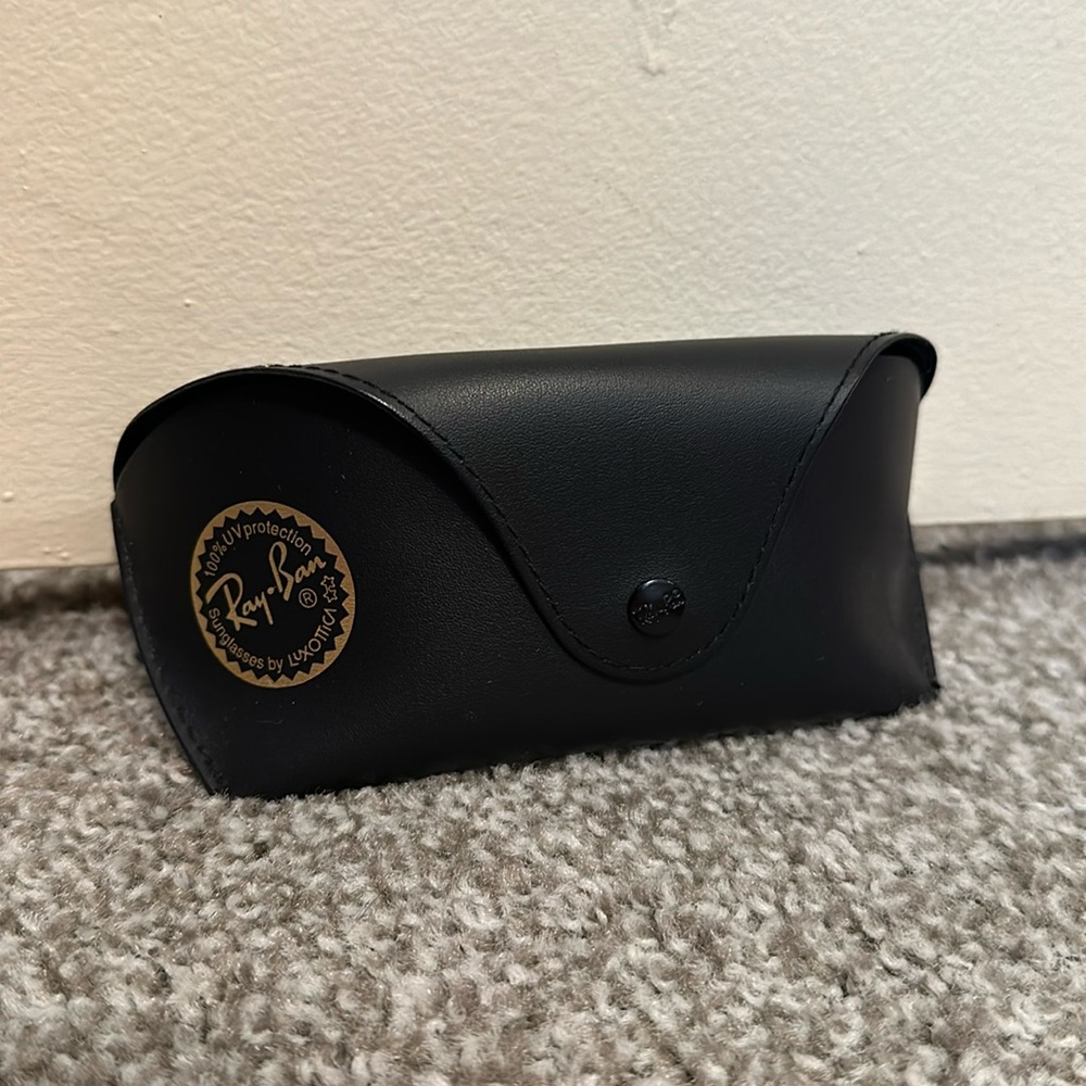 Ray Ban Smooth Black Snap Over Closure with Holder Eyeglasses Case